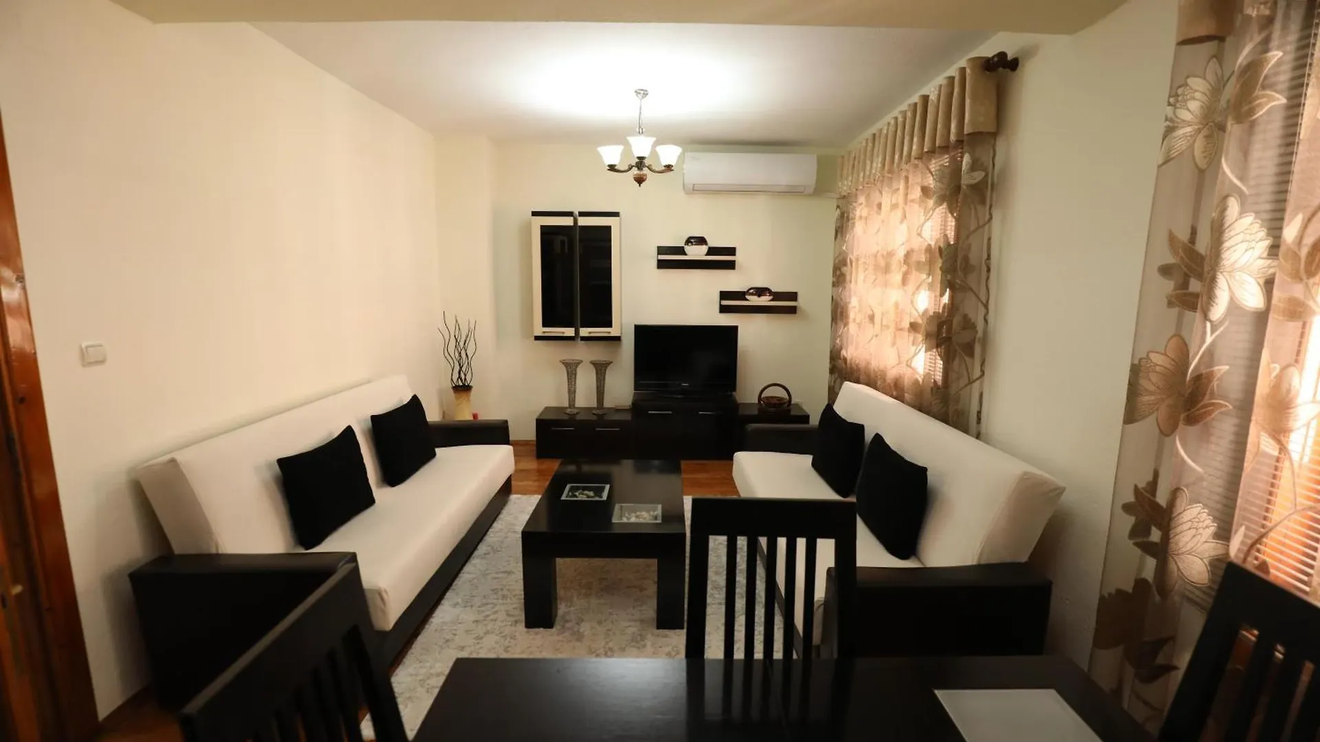 Hoy Bnb Apartment Pogradec