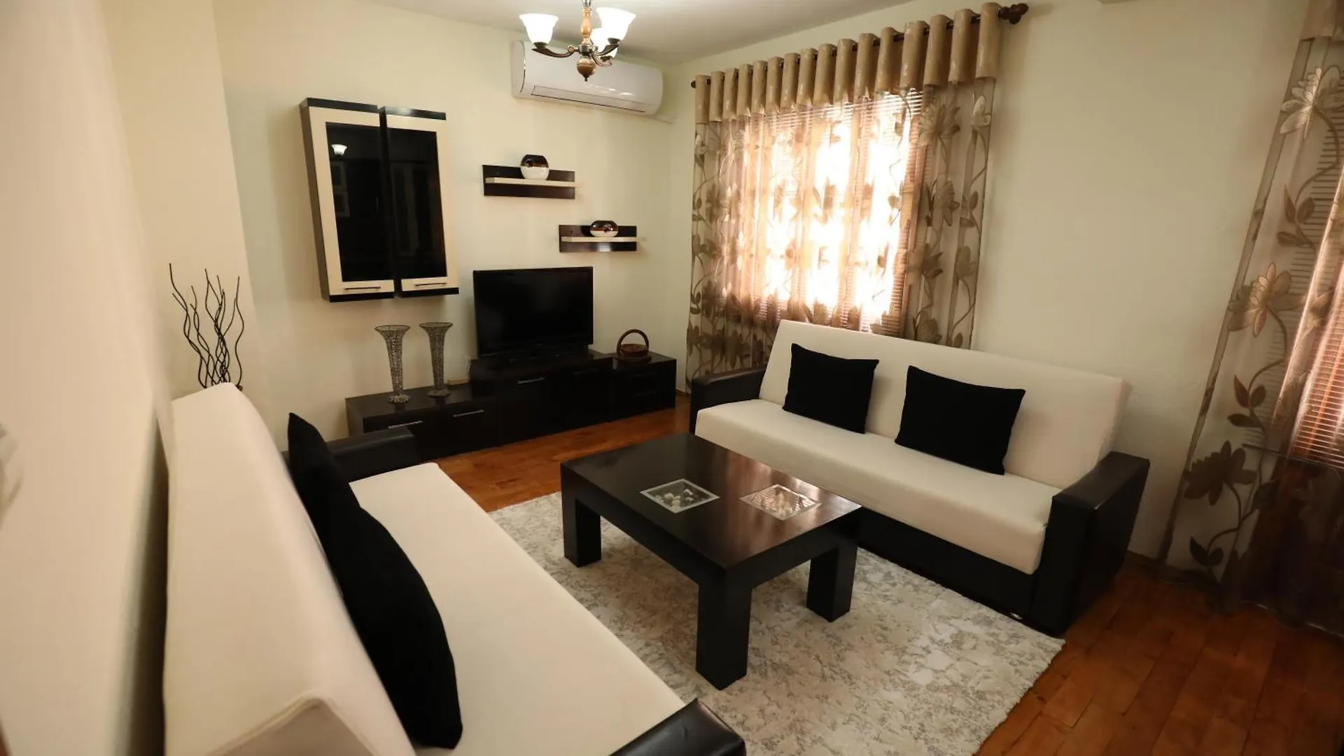 Hoy Bnb Apartment Pogradec 0*,  Albanie